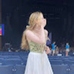 Meet your Posher, Emily